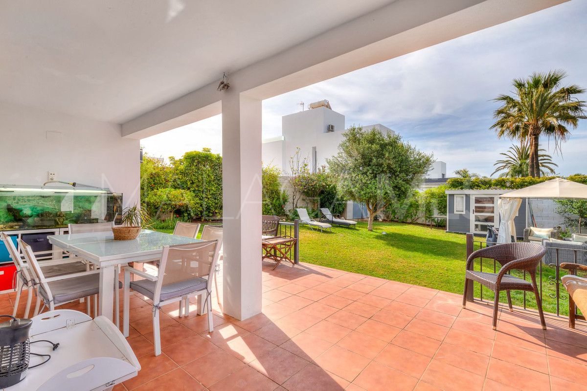 For sale San Pedro de Alcantara villa with 5 bedrooms