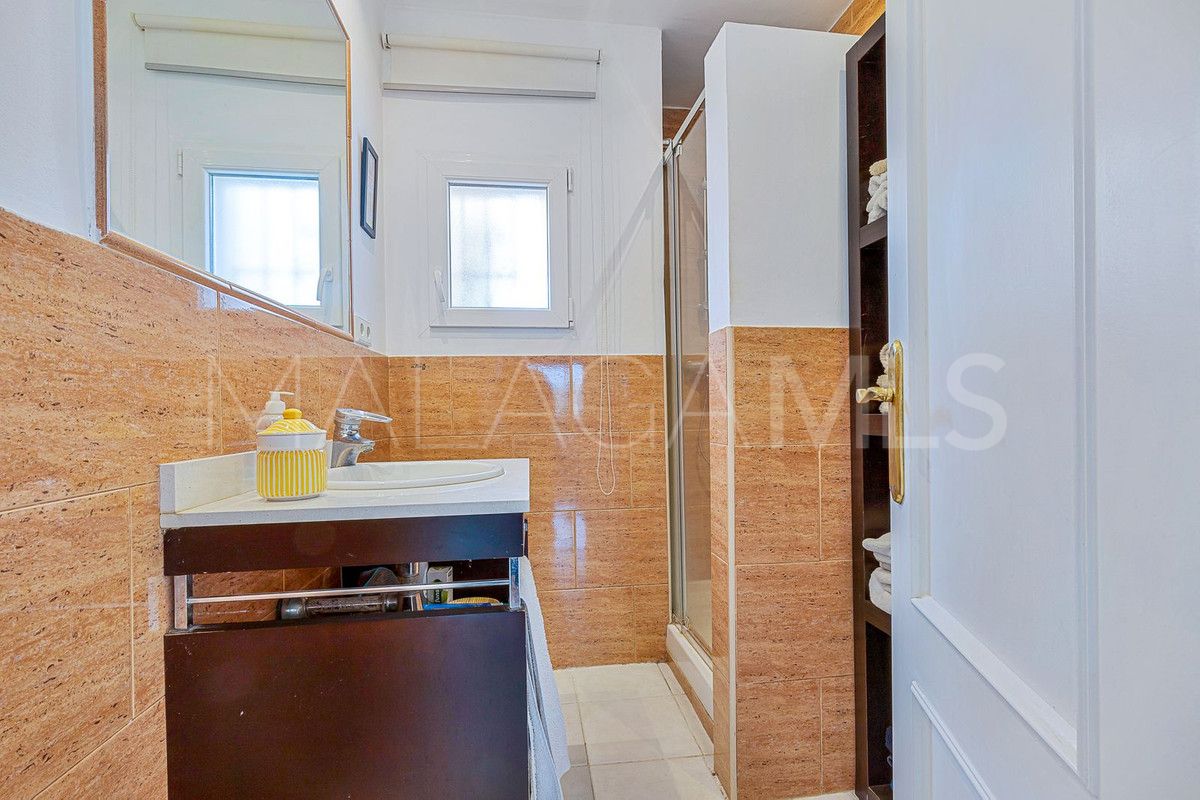 For sale San Pedro de Alcantara villa with 5 bedrooms