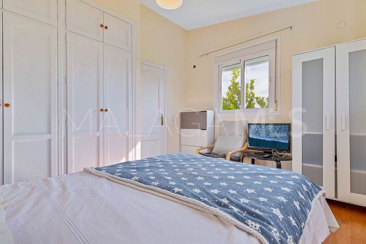 For sale San Pedro de Alcantara villa with 5 bedrooms