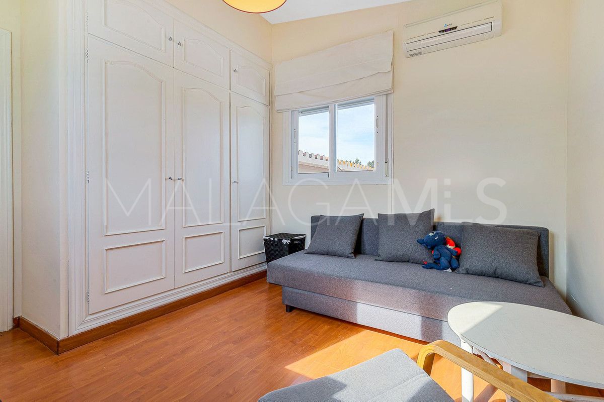 For sale San Pedro de Alcantara villa with 5 bedrooms