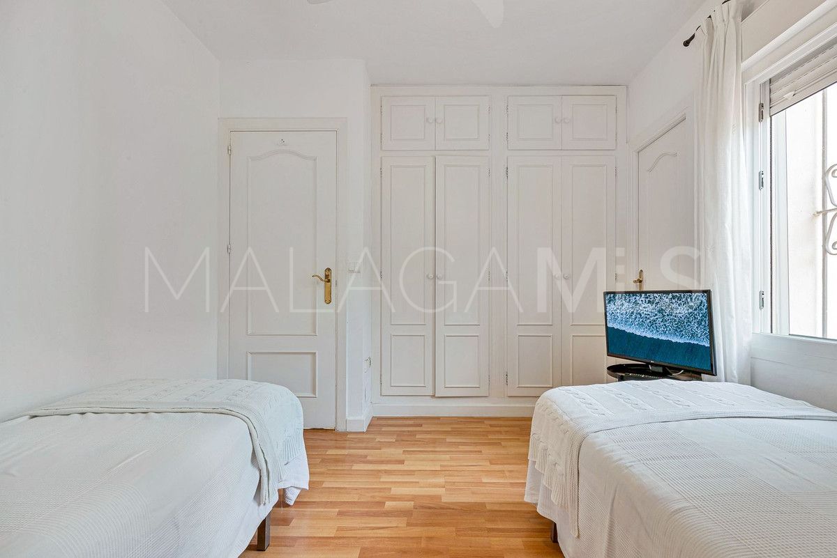 For sale San Pedro de Alcantara villa with 5 bedrooms