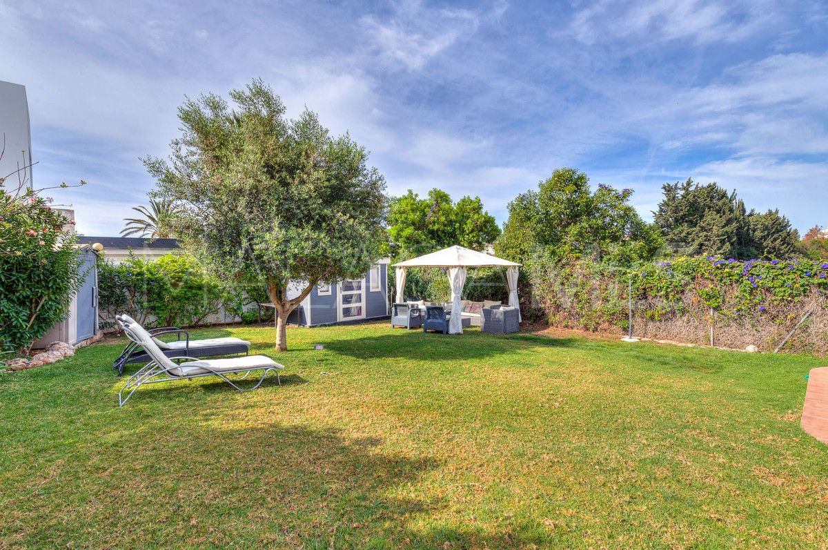 For sale San Pedro de Alcantara villa with 5 bedrooms
