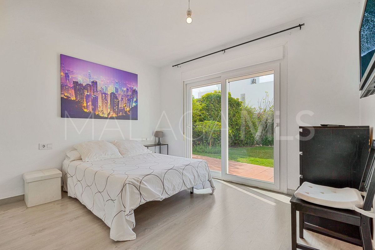 For sale San Pedro de Alcantara villa with 5 bedrooms