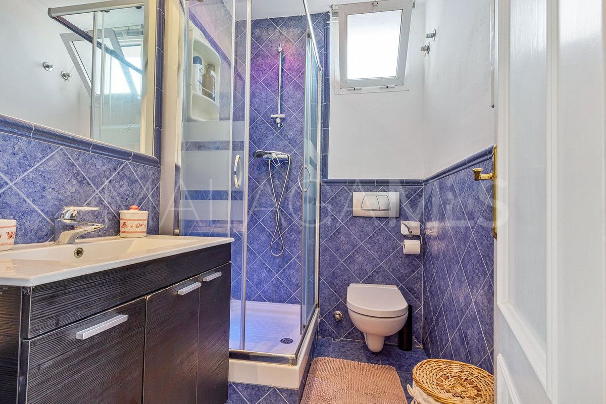 For sale San Pedro de Alcantara villa with 5 bedrooms