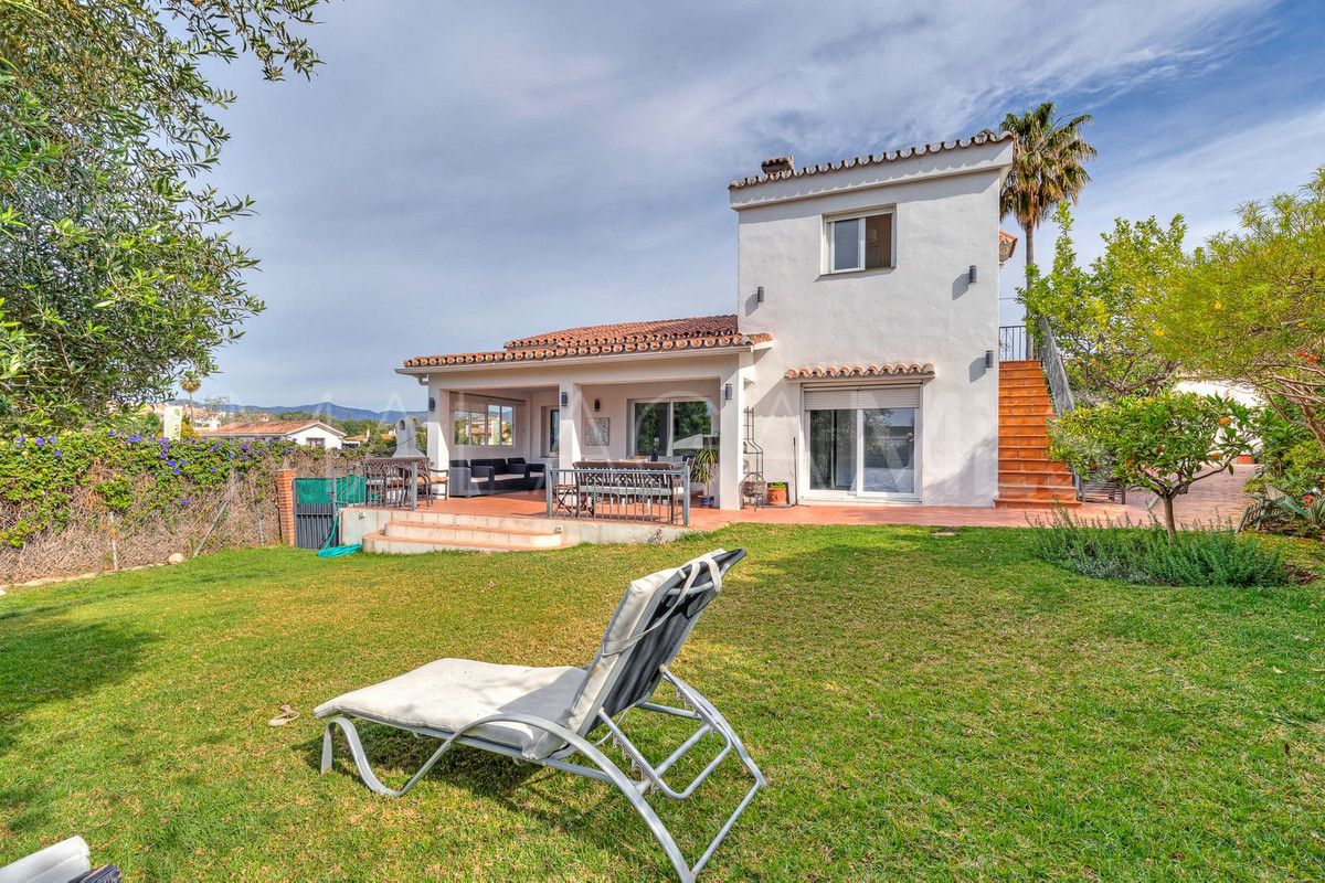 For sale San Pedro de Alcantara villa with 5 bedrooms