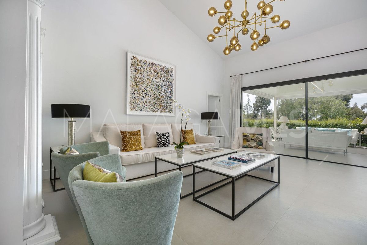 Buy villa de 4 bedrooms in Guadalmina Alta