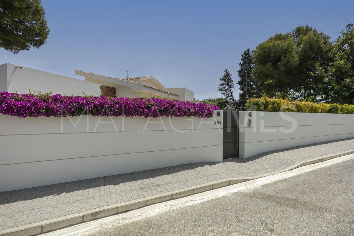 Buy villa de 4 bedrooms in Guadalmina Alta