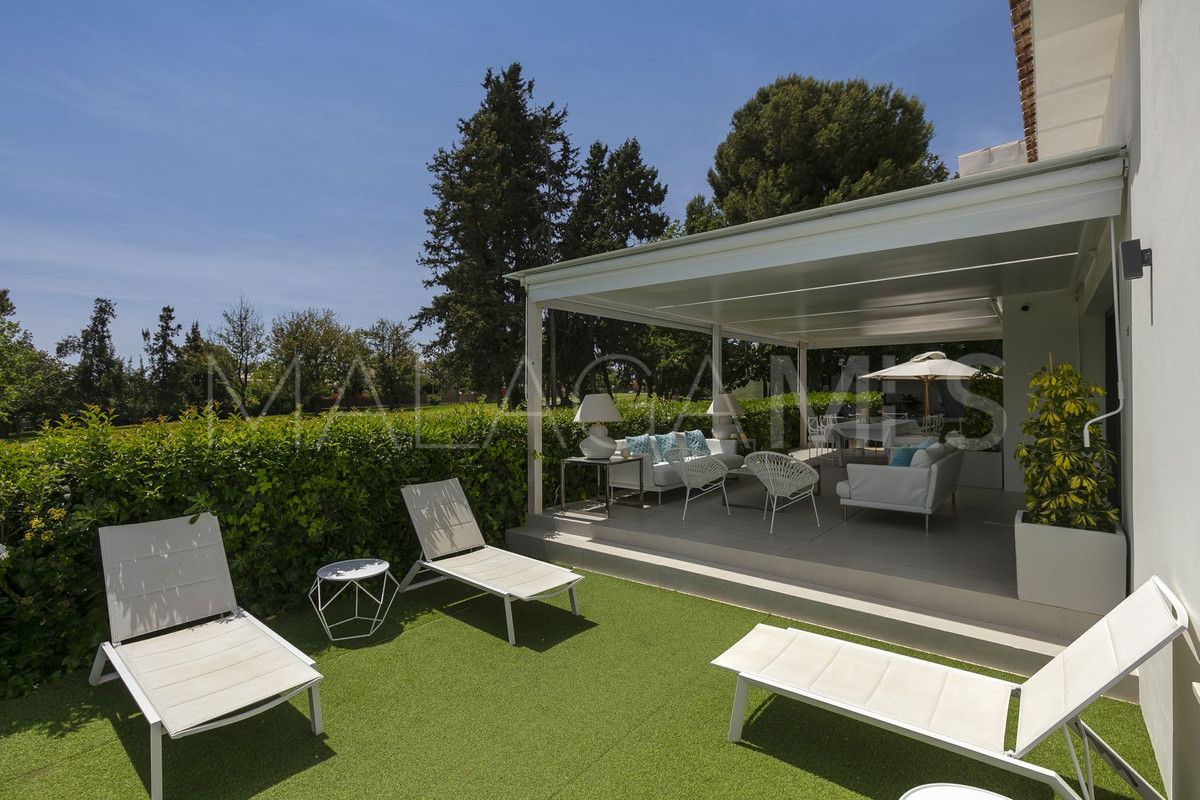 Buy villa de 4 bedrooms in Guadalmina Alta