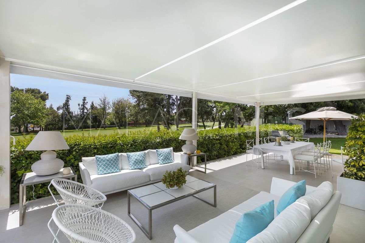 Buy villa de 4 bedrooms in Guadalmina Alta