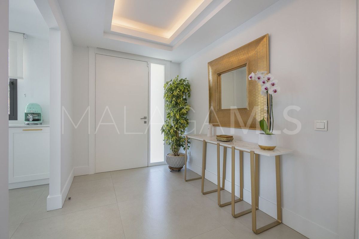 Buy villa de 4 bedrooms in Guadalmina Alta