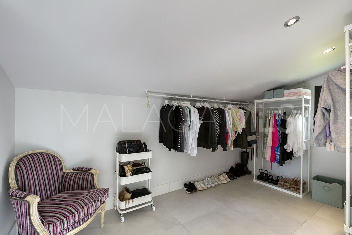 Buy villa de 4 bedrooms in Guadalmina Alta