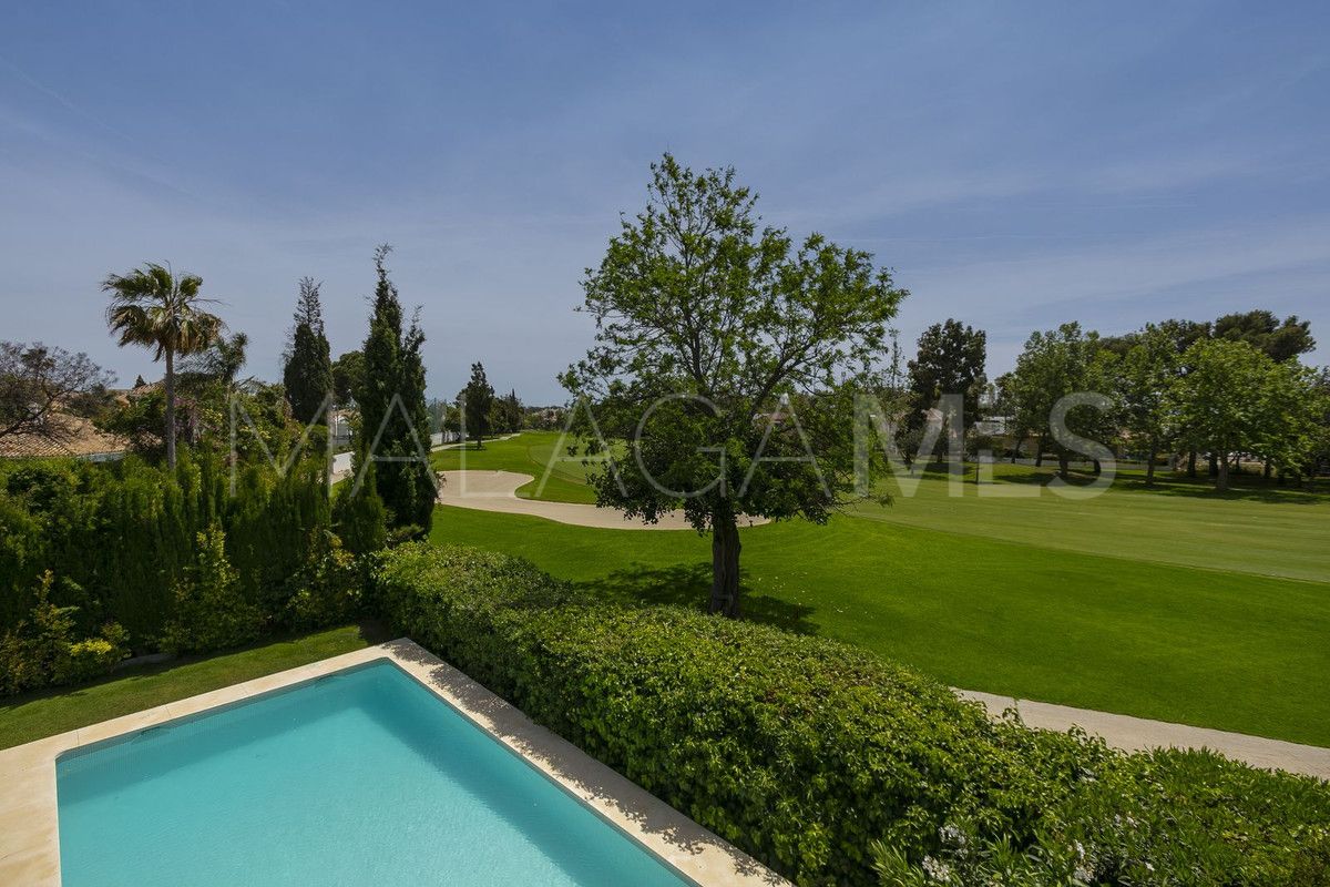 Buy villa de 4 bedrooms in Guadalmina Alta