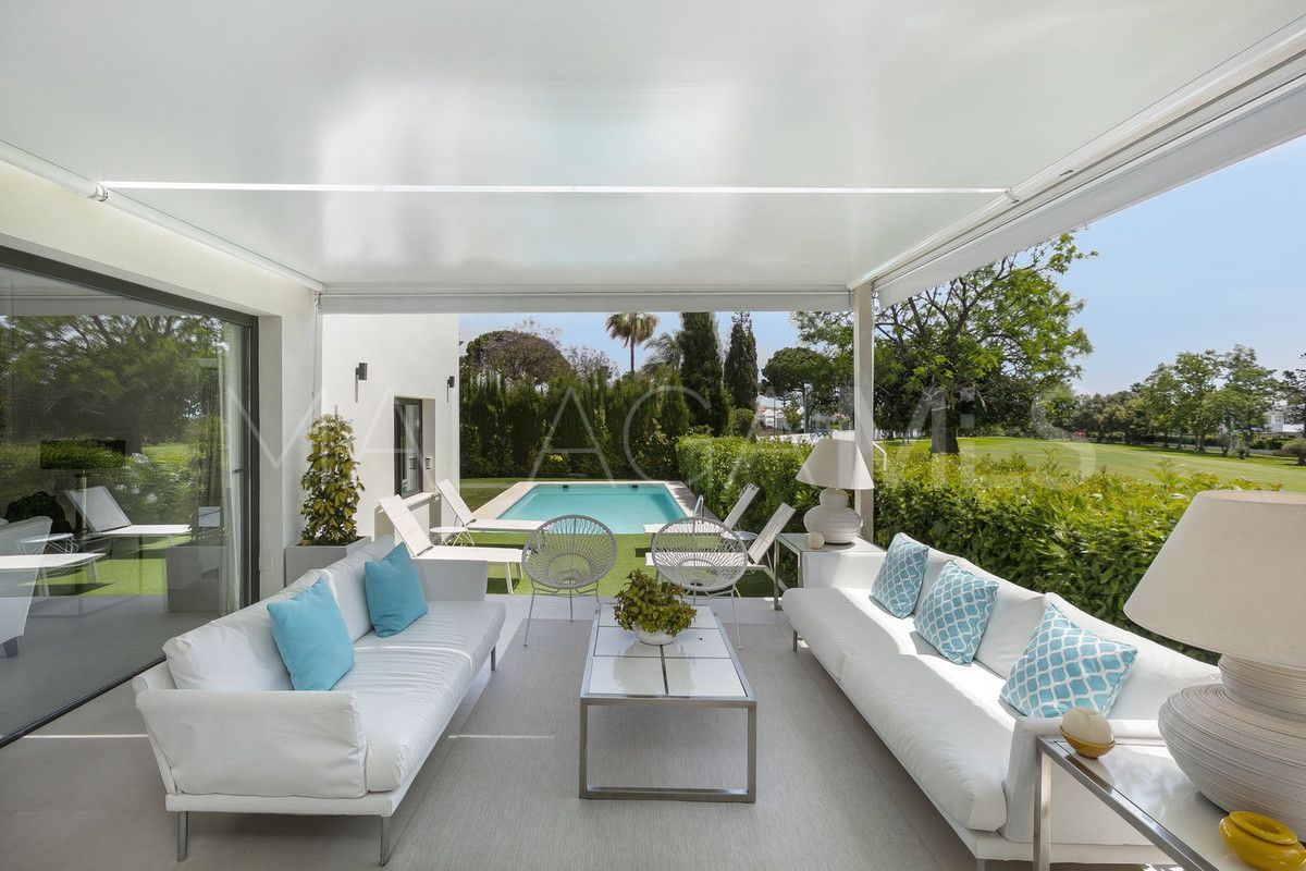 Buy villa de 4 bedrooms in Guadalmina Alta