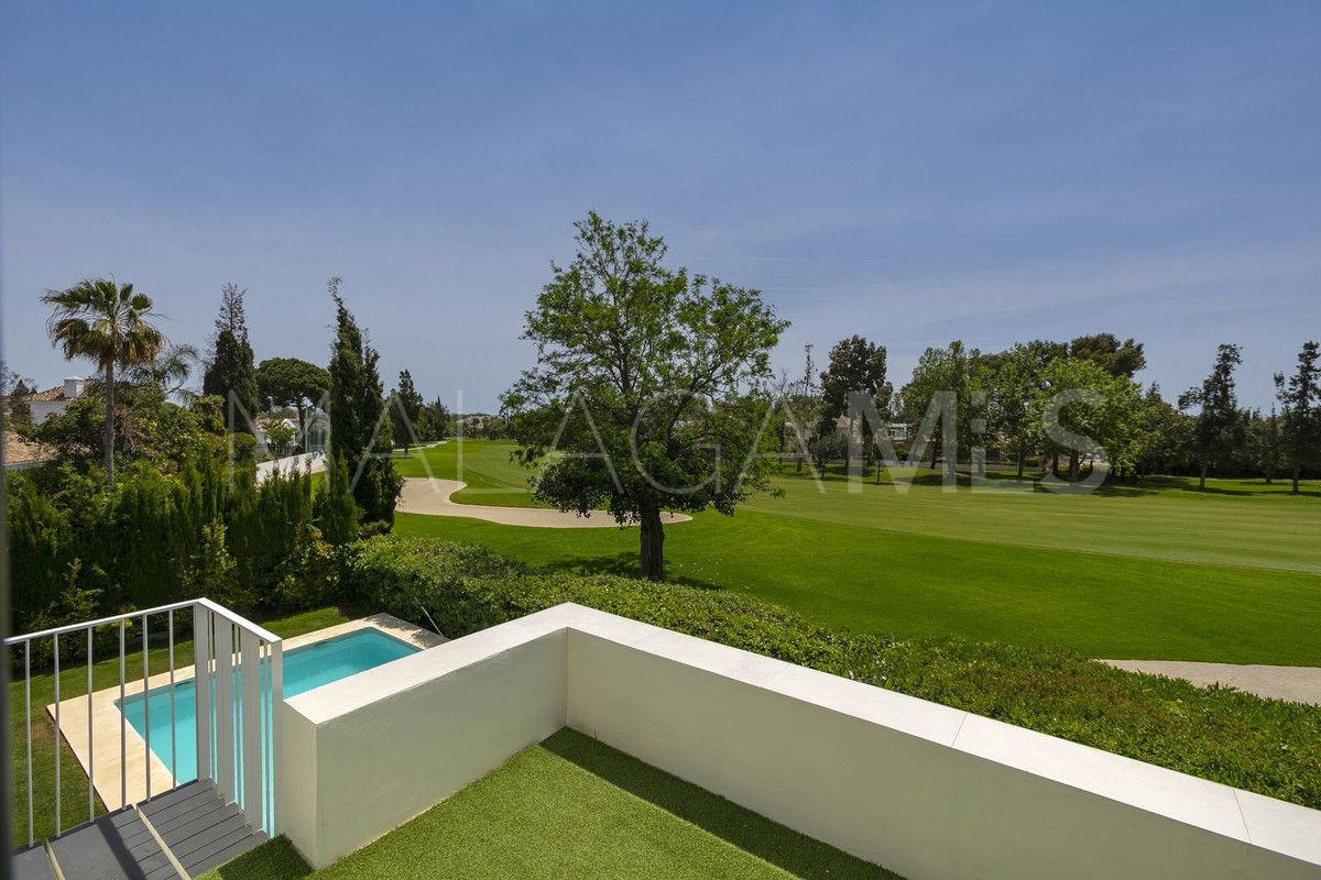 Buy villa de 4 bedrooms in Guadalmina Alta