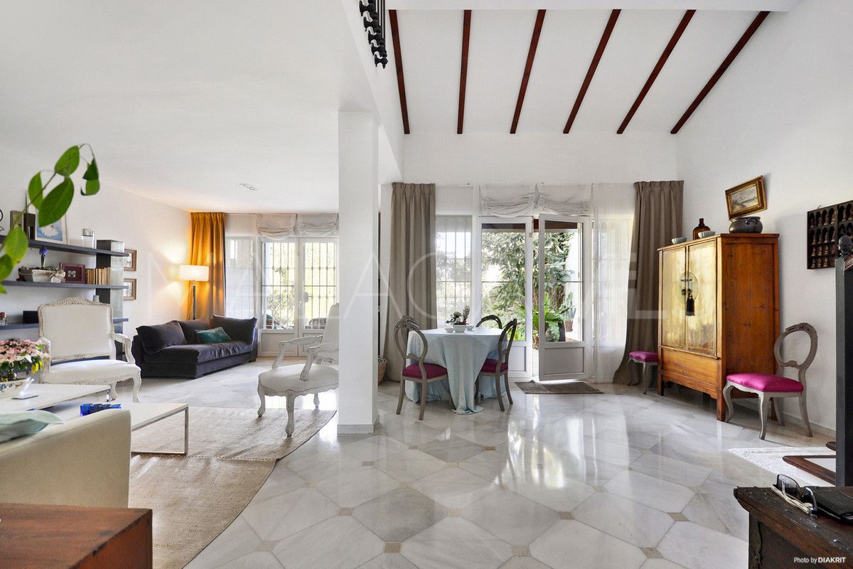 Villa for sale in Guadalmina Alta