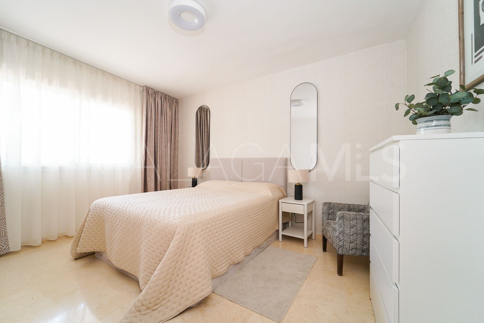 Lägenhet for sale in Elviria