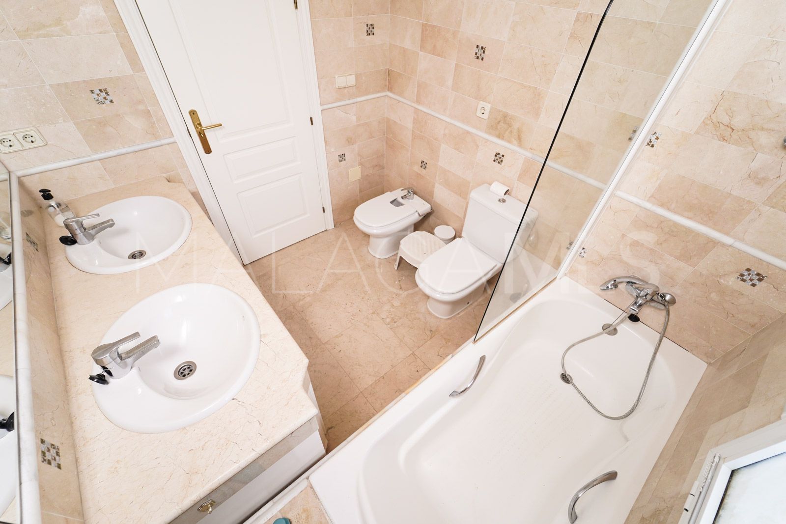 Duplex penthouse for sale in Elviria Hills