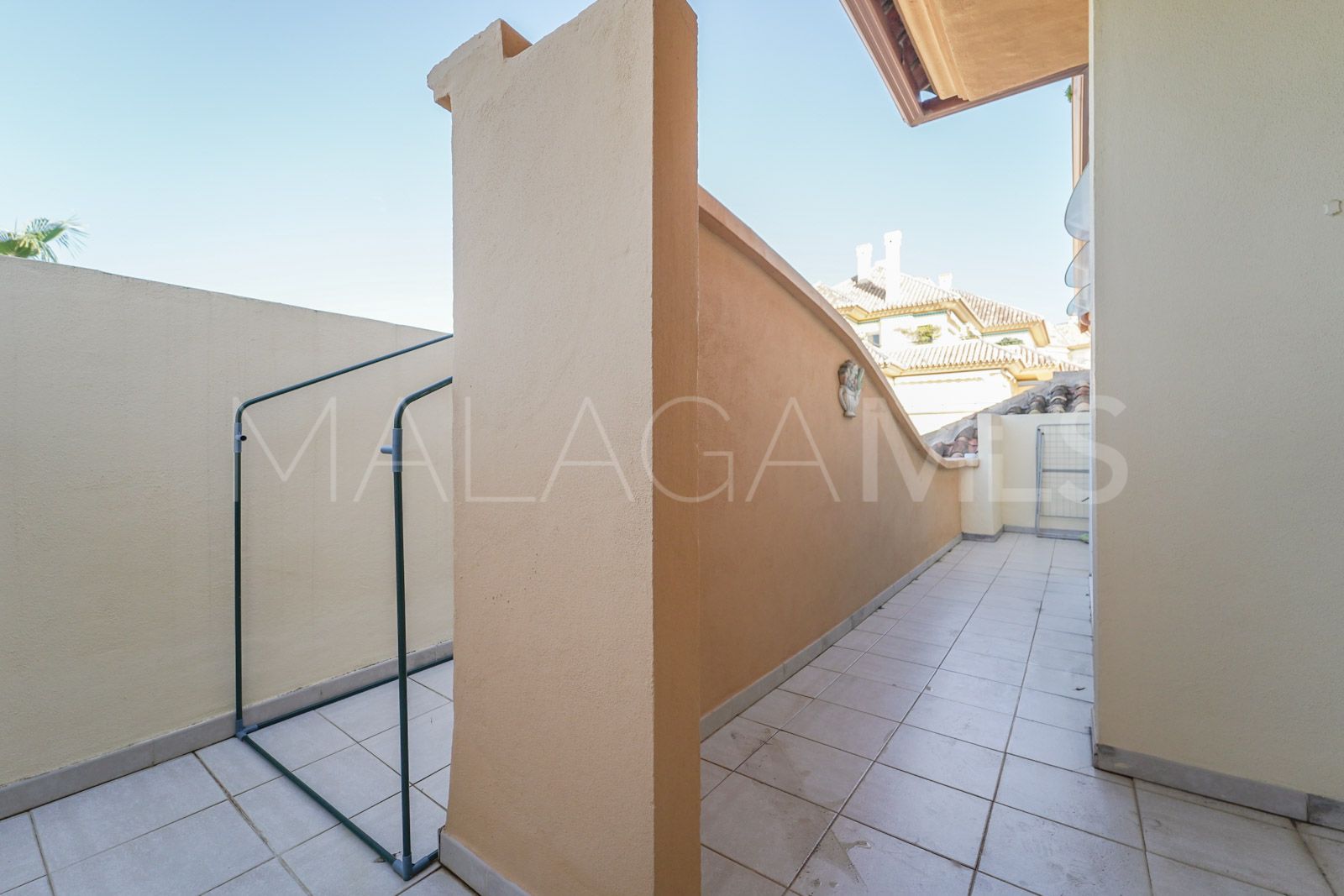 Duplex penthouse for sale in Elviria Hills