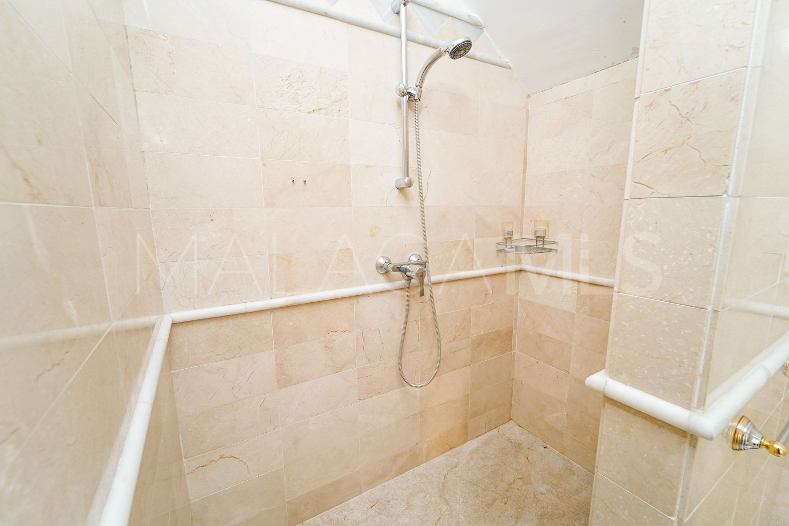 Duplex penthouse for sale in Elviria Hills