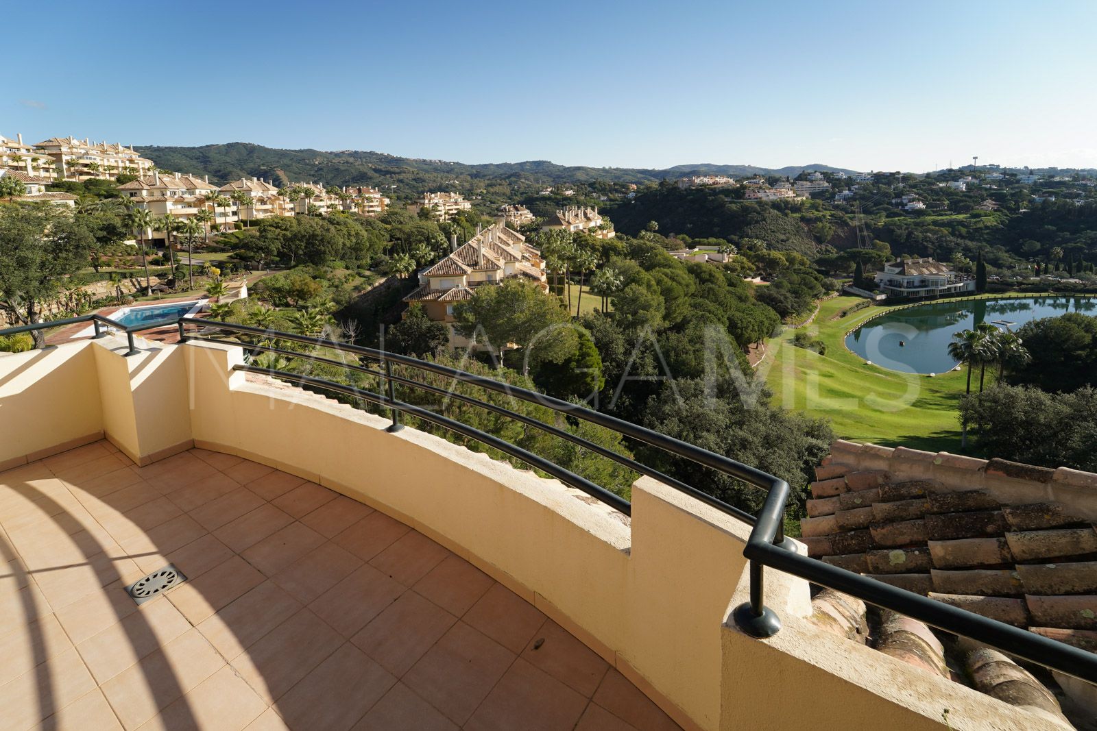Duplex penthouse for sale in Elviria Hills