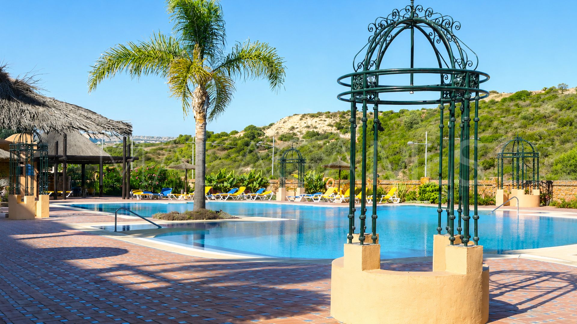 Appartement rez de chaussée for sale in Duquesa Village