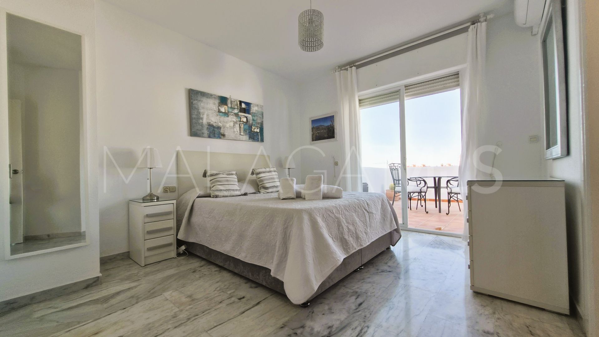 For sale 3 bedrooms town house in La Duquesa Golf