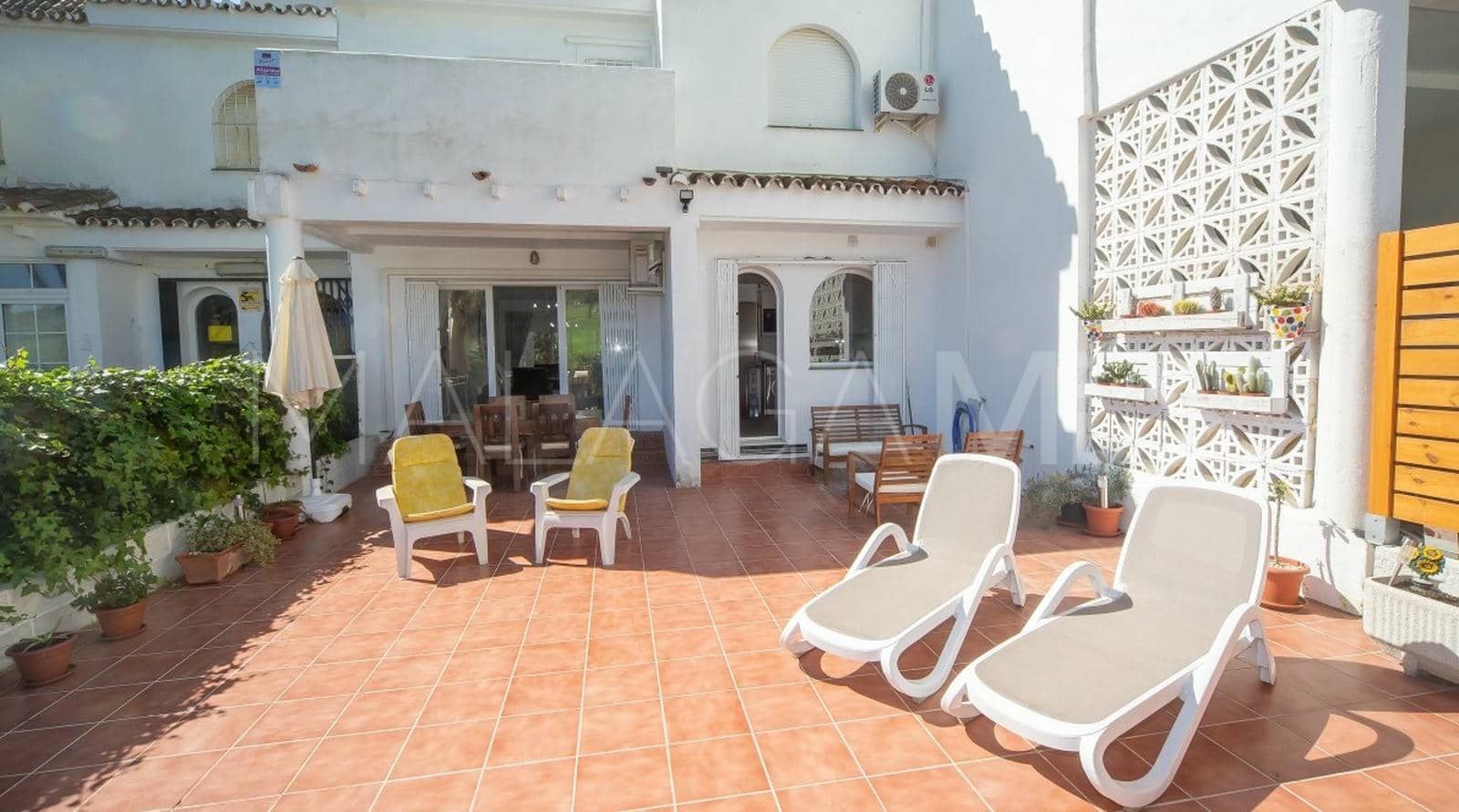 3 bedrooms town house in La Duquesa Golf for sale