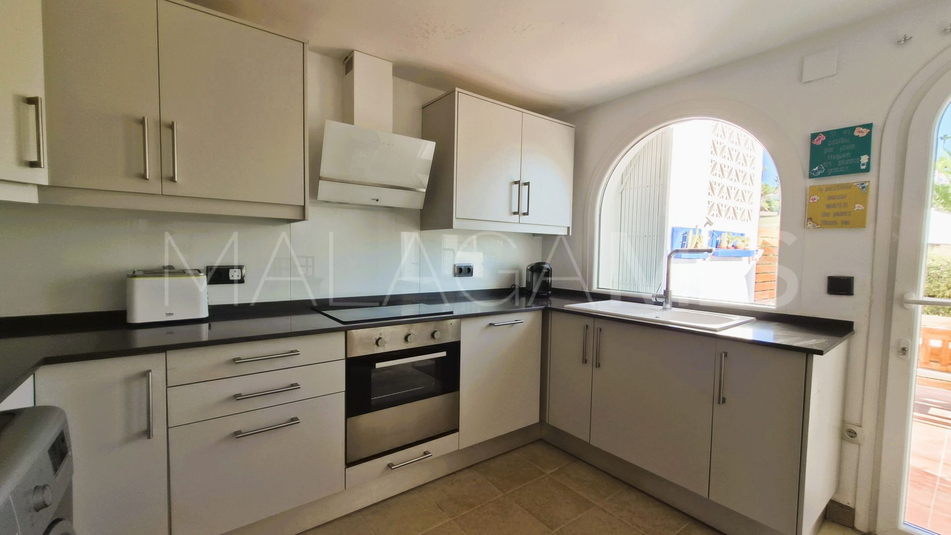 For sale 3 bedrooms town house in La Duquesa Golf