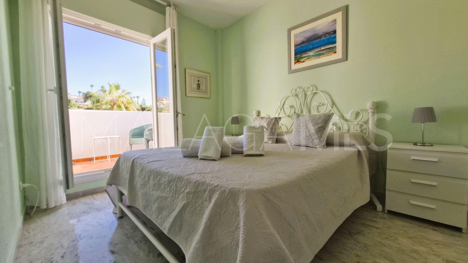 For sale 3 bedrooms town house in La Duquesa Golf