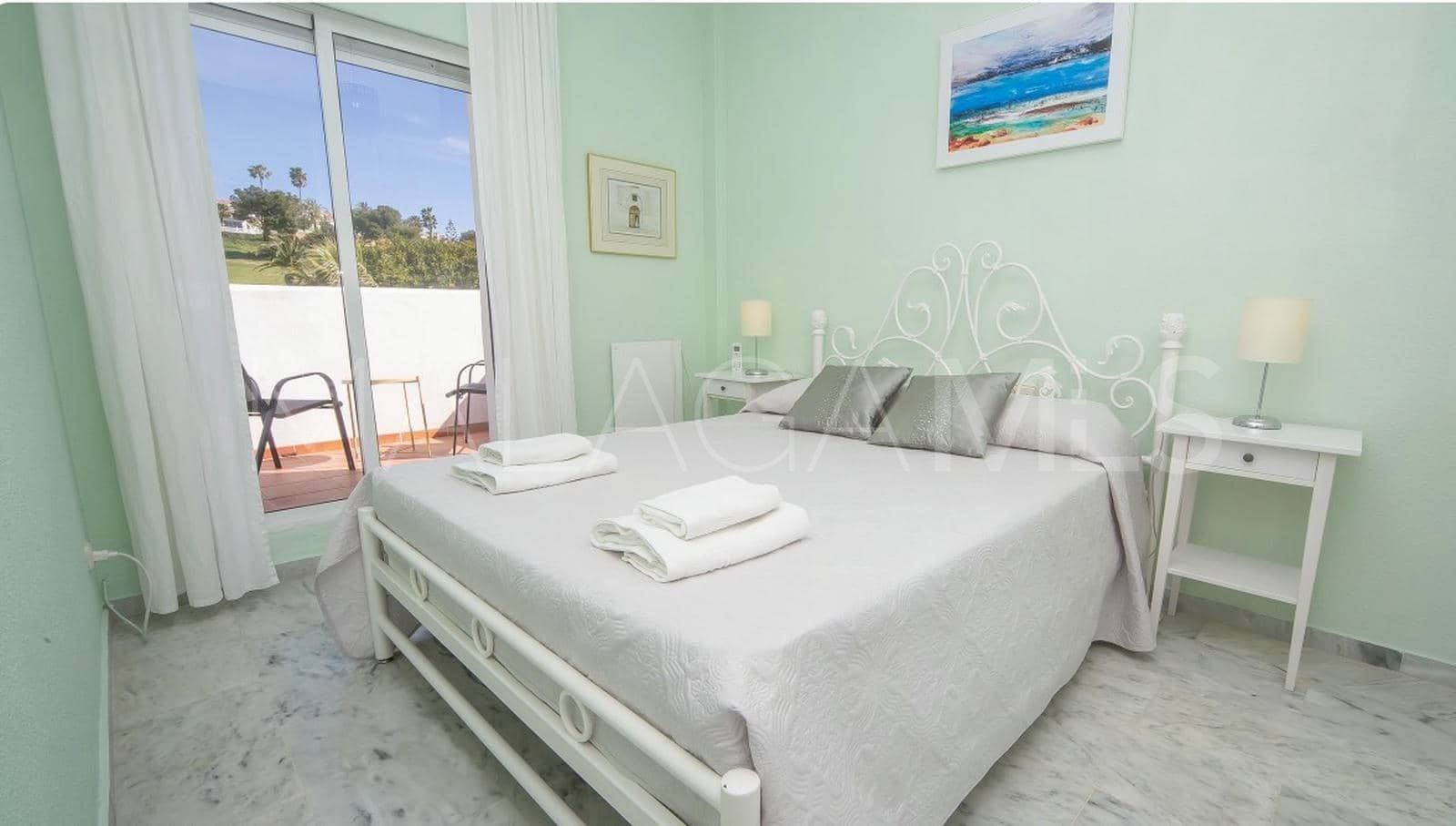 3 bedrooms town house in La Duquesa Golf for sale