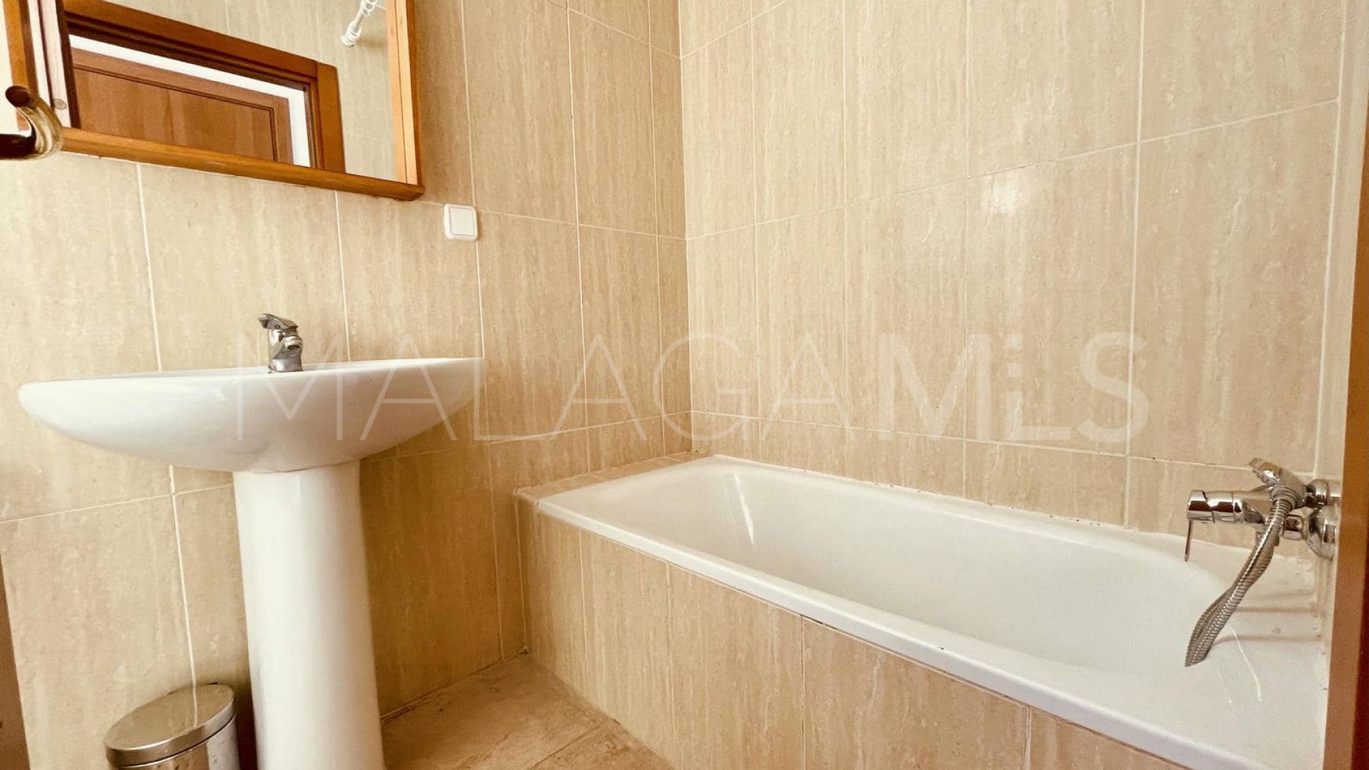 Ground floor apartment with 2 bedrooms for sale in Alcorrín