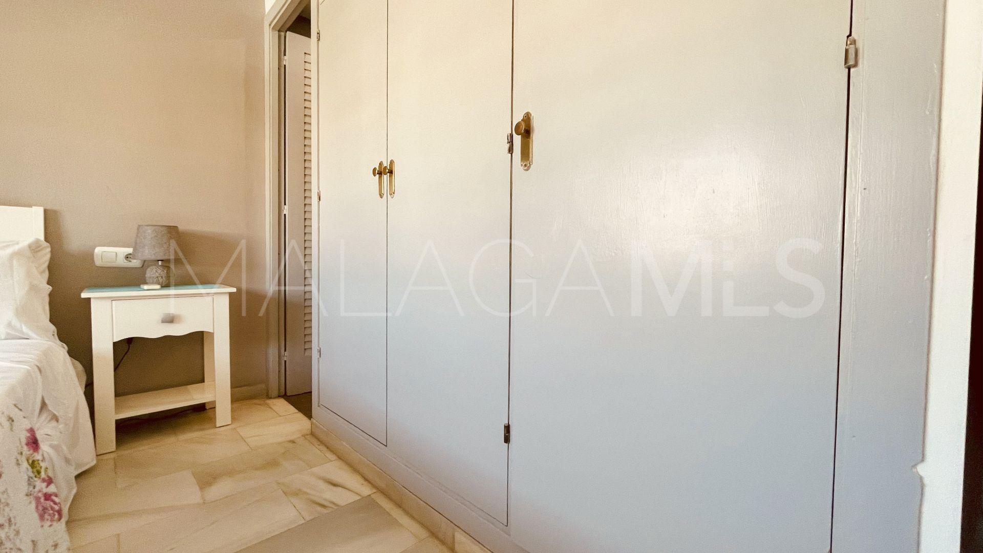 Buy Puerto La Duquesa apartment