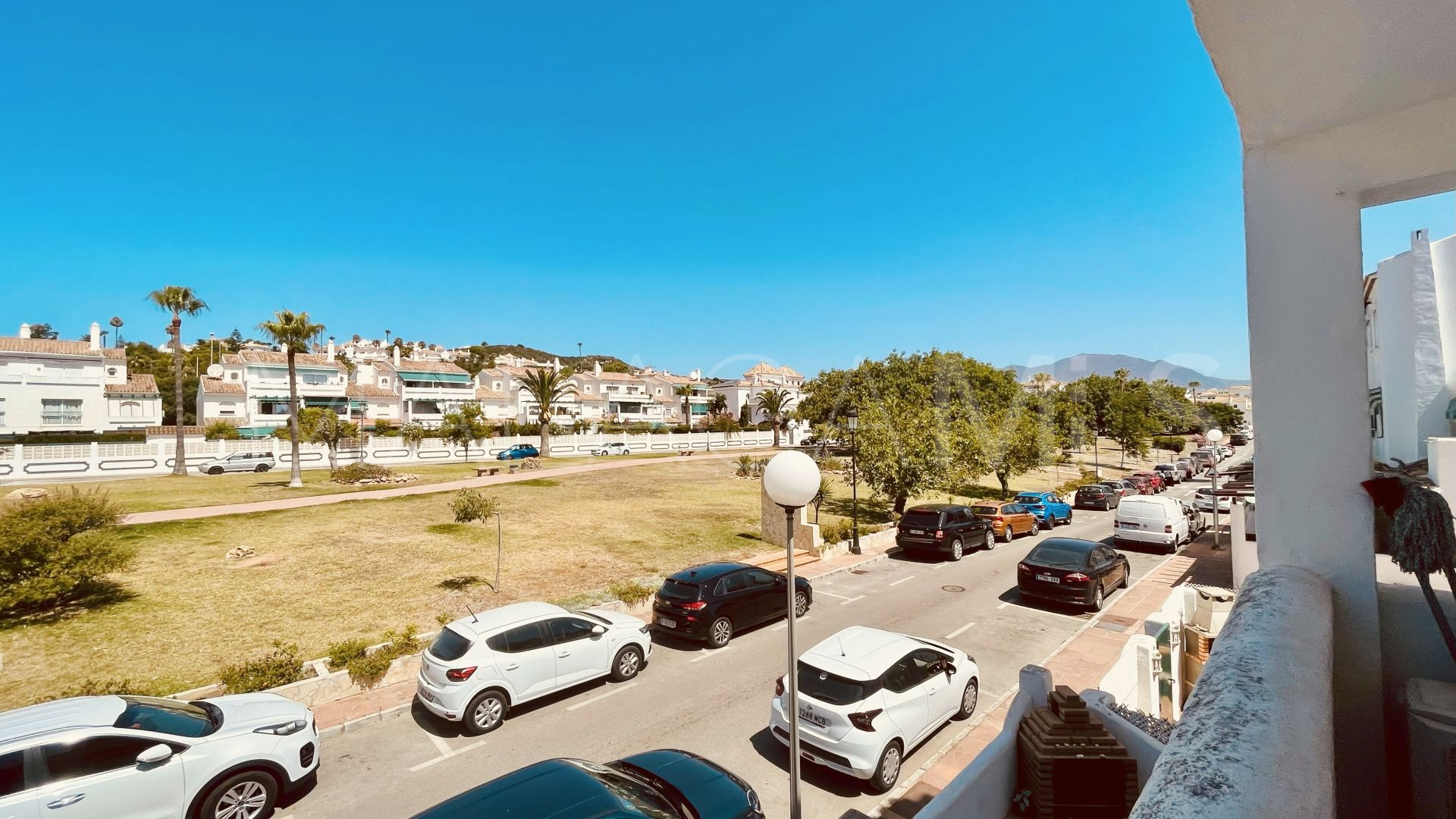 Buy Puerto La Duquesa apartment