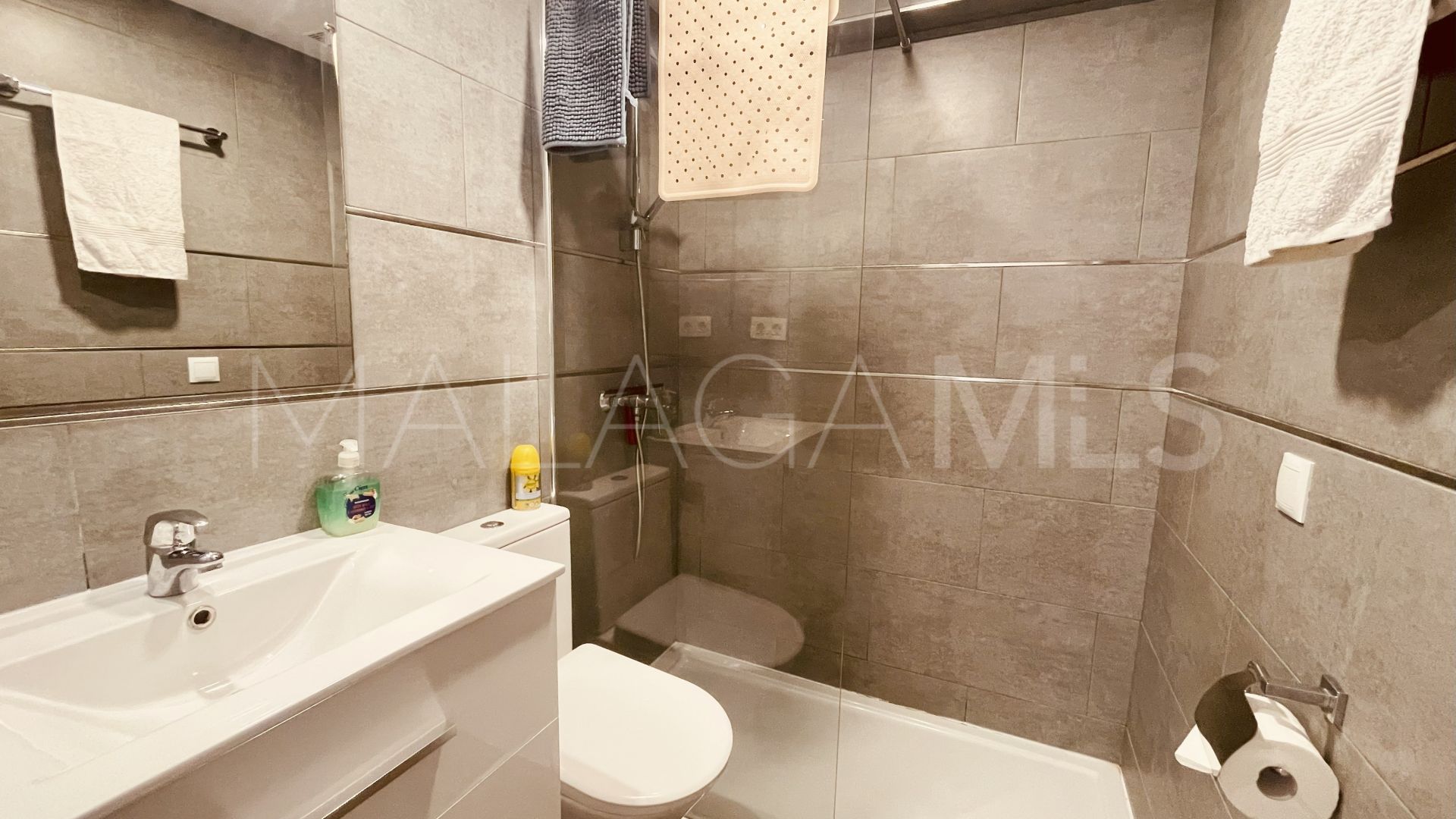 Buy Puerto La Duquesa apartment