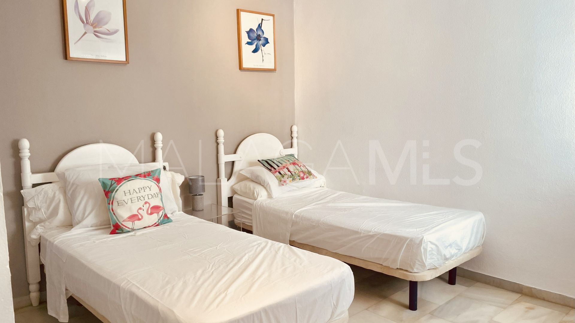 Buy Puerto La Duquesa apartment