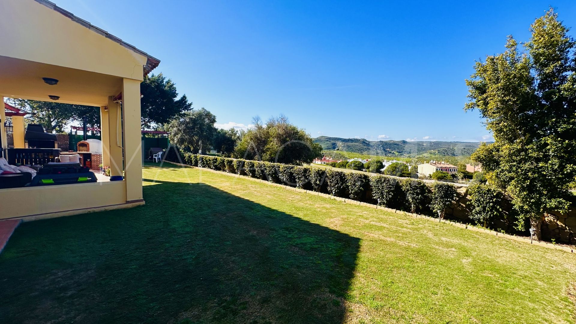 Villa for sale in La Duquesa Golf