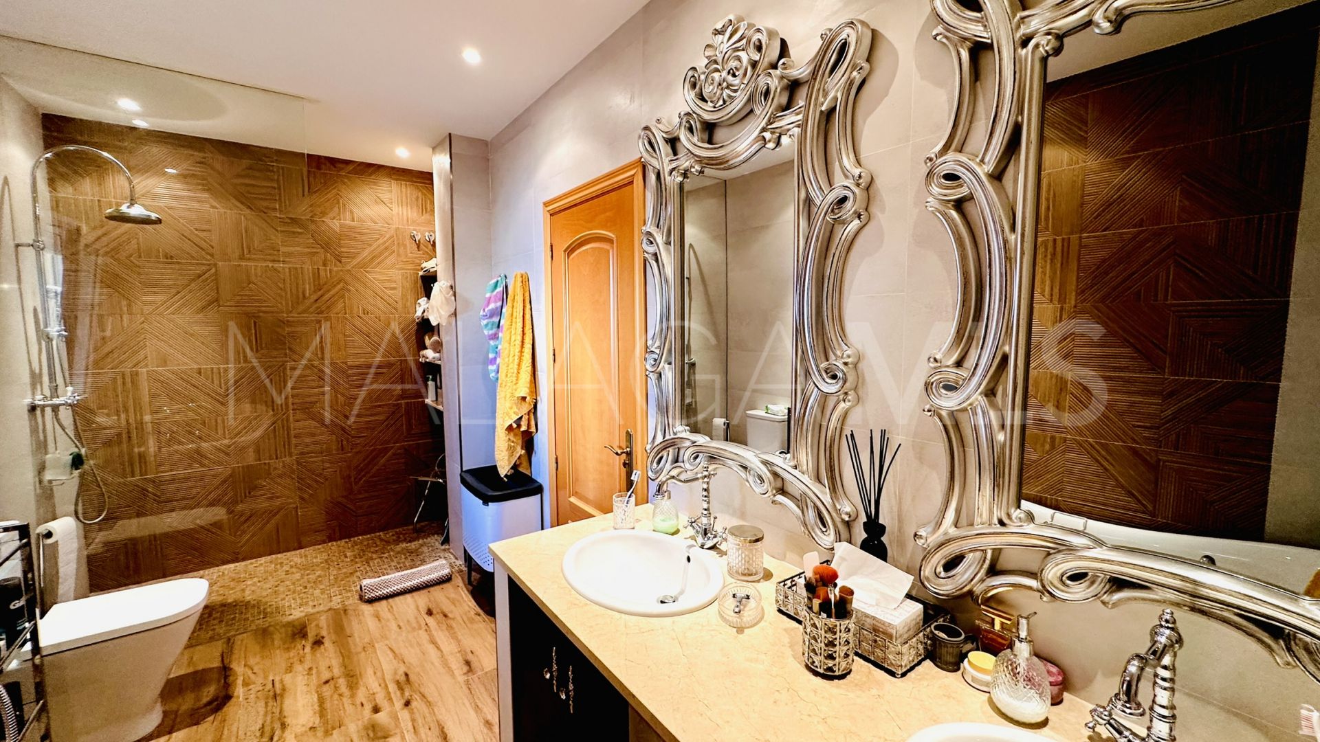 Villa for sale in La Duquesa Golf