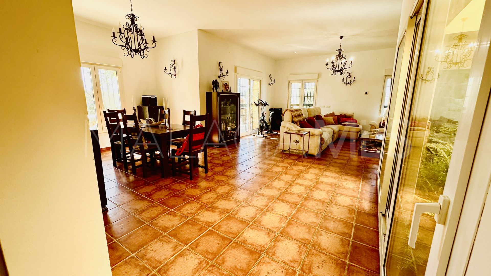 Villa for sale in La Duquesa Golf