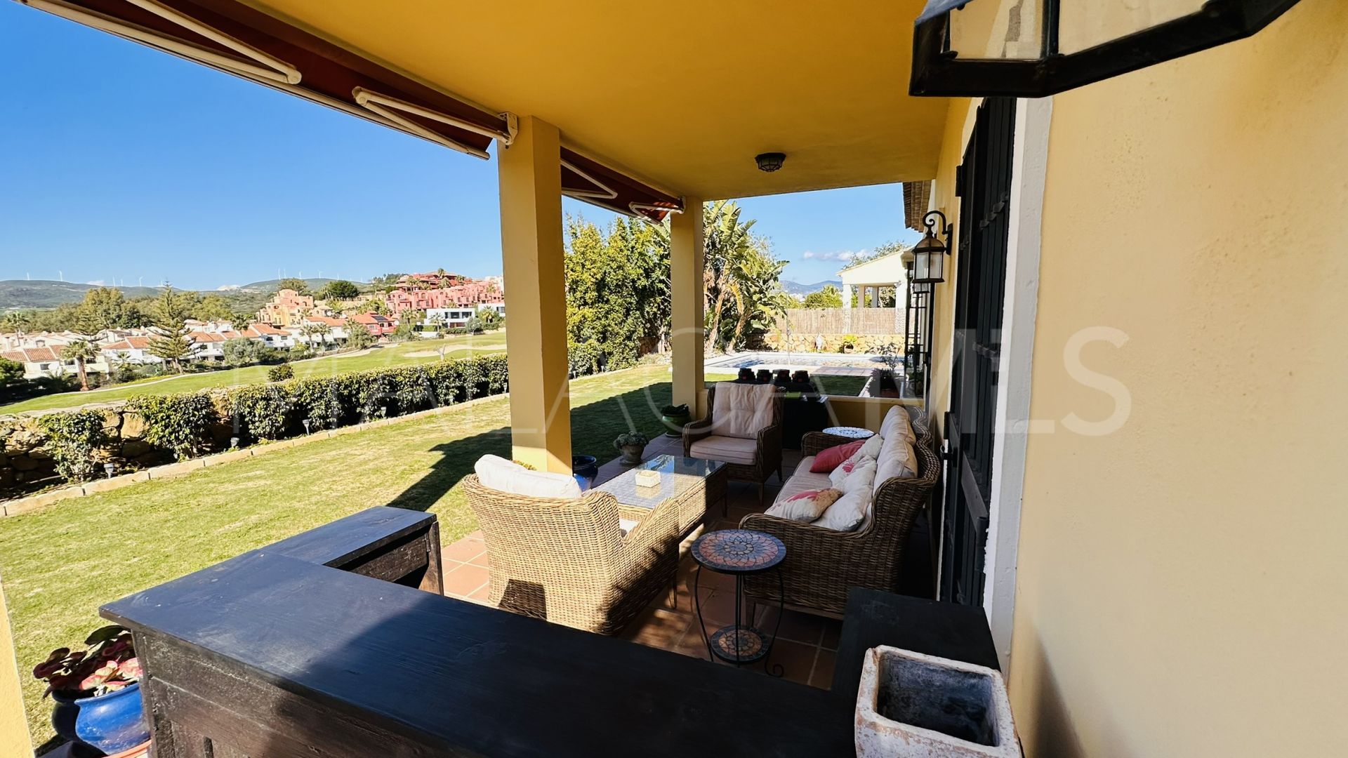 Villa for sale in La Duquesa Golf