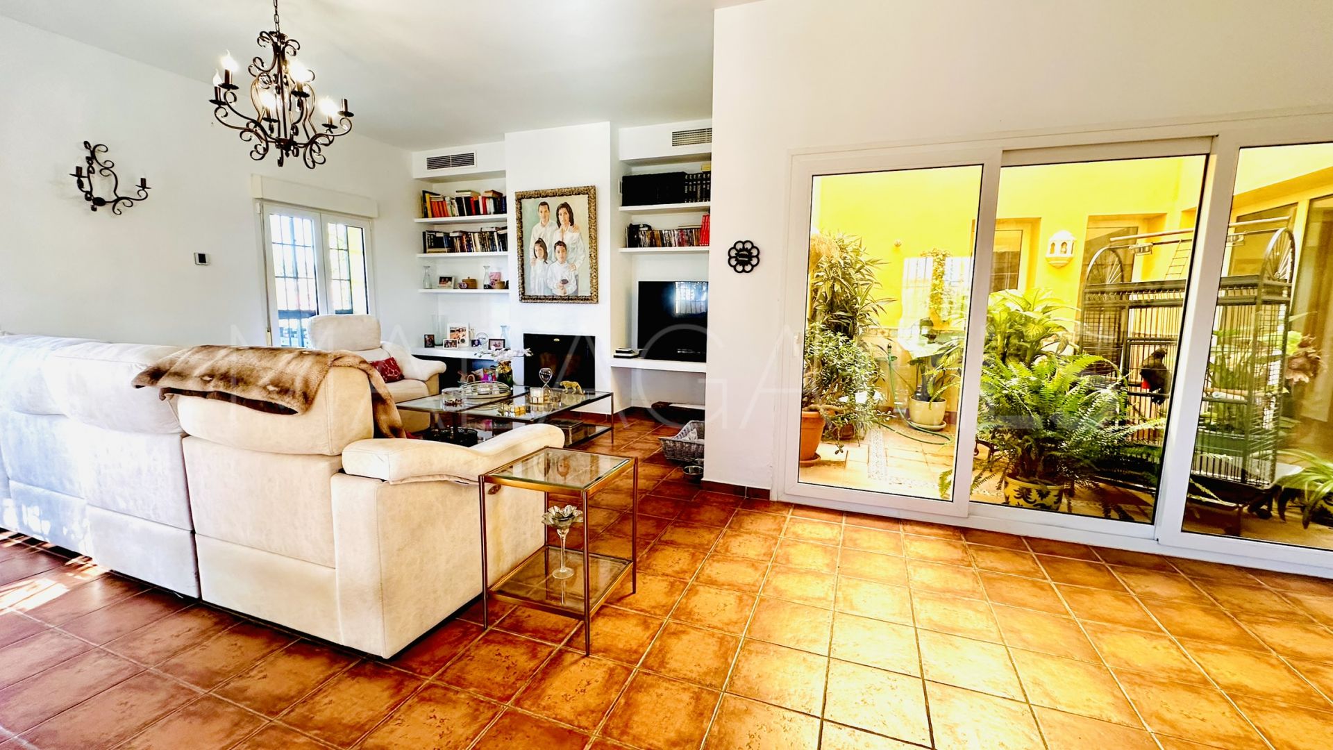 Villa for sale in La Duquesa Golf