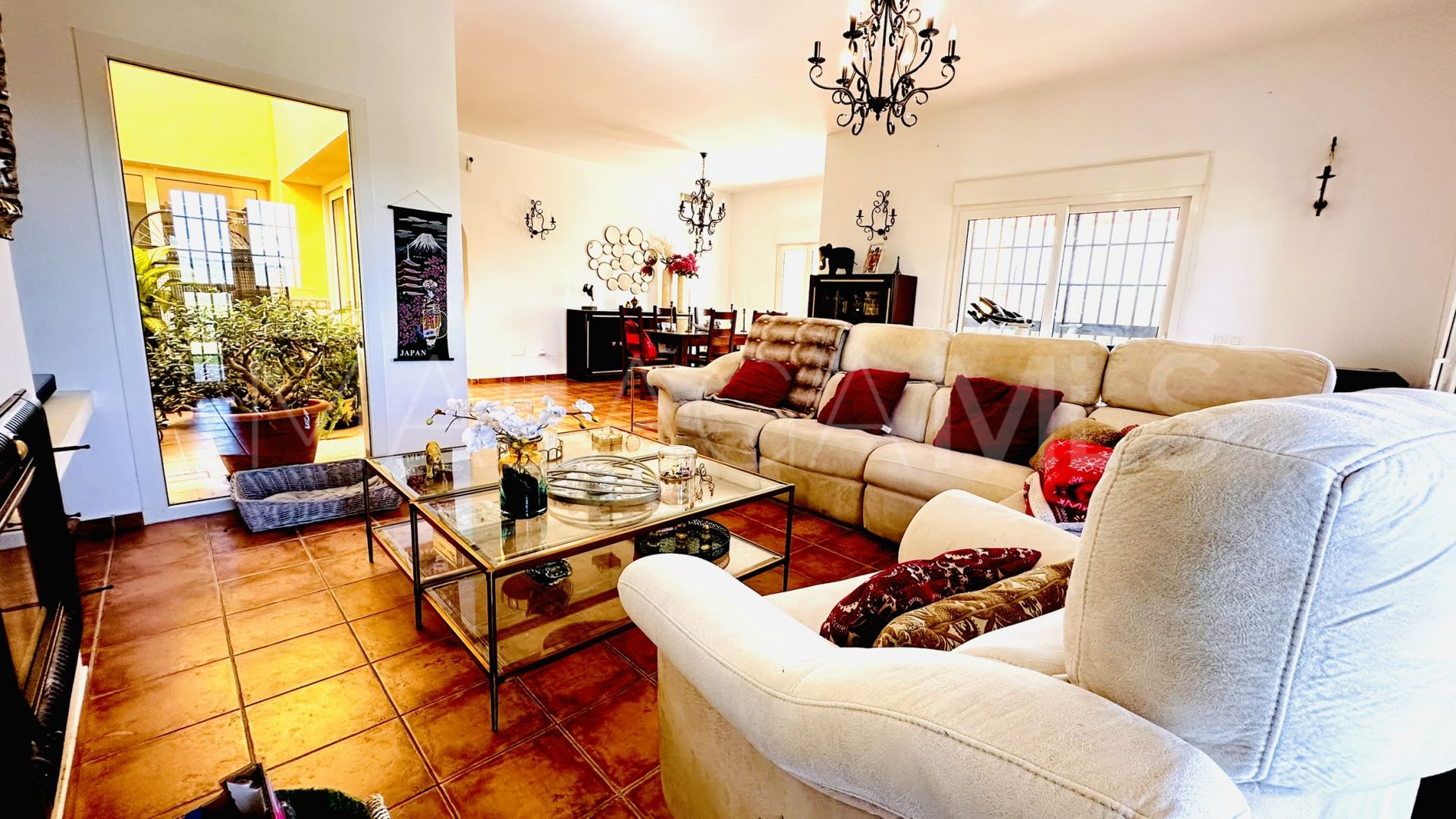 Villa for sale in La Duquesa Golf