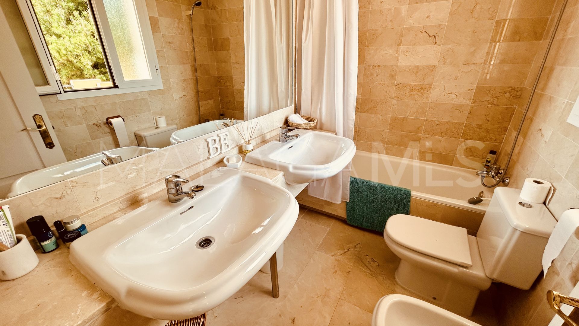 Adosado for sale in La Duquesa Golf de 3 bedrooms