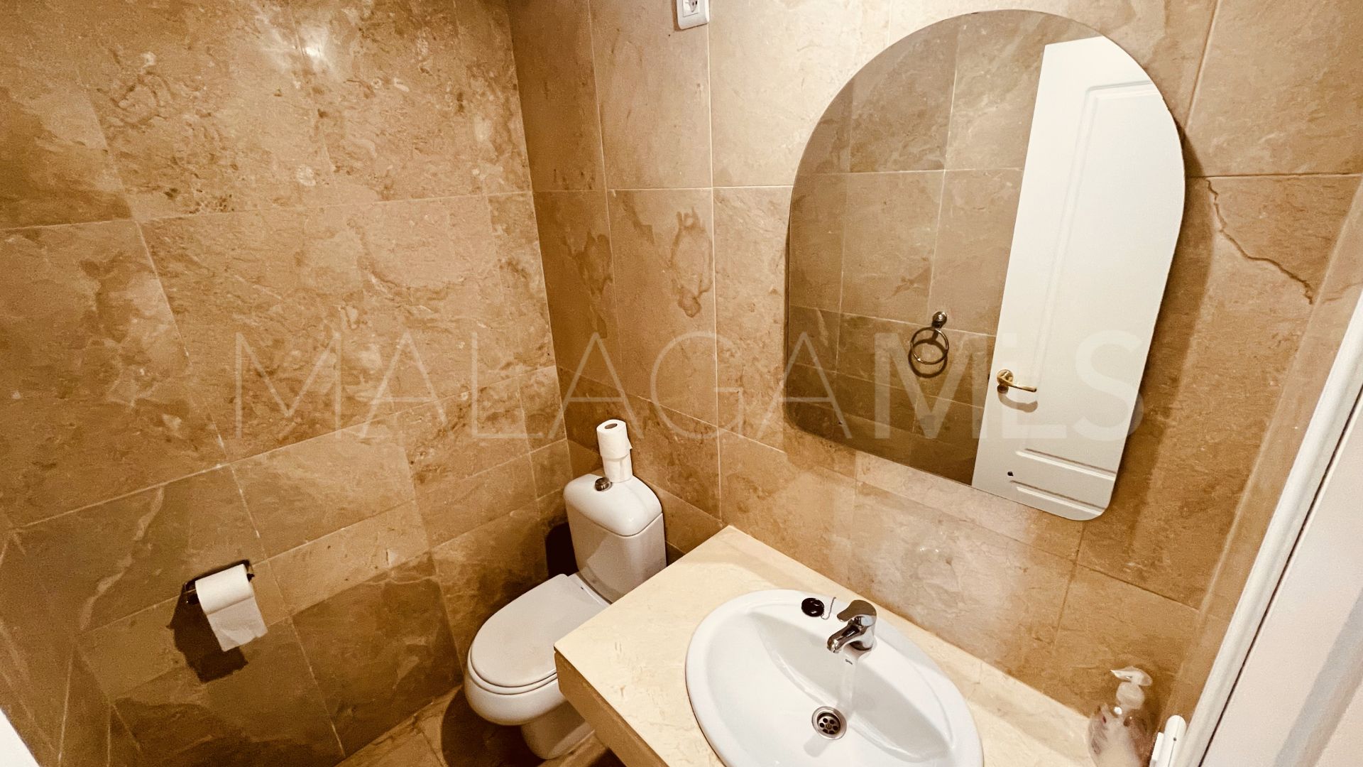 Se vende duplex de 2 bedrooms in Marina Real
