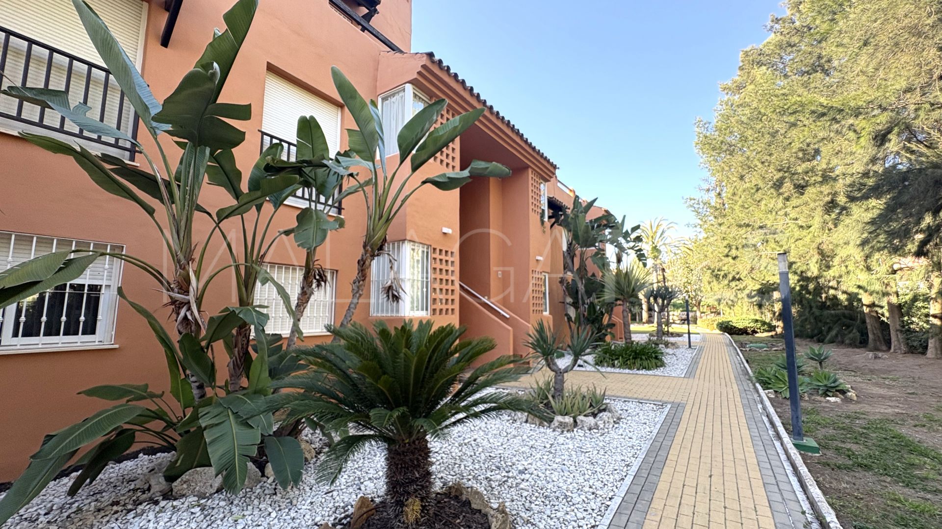 Markplanslägenhet for sale in Casares del Sol