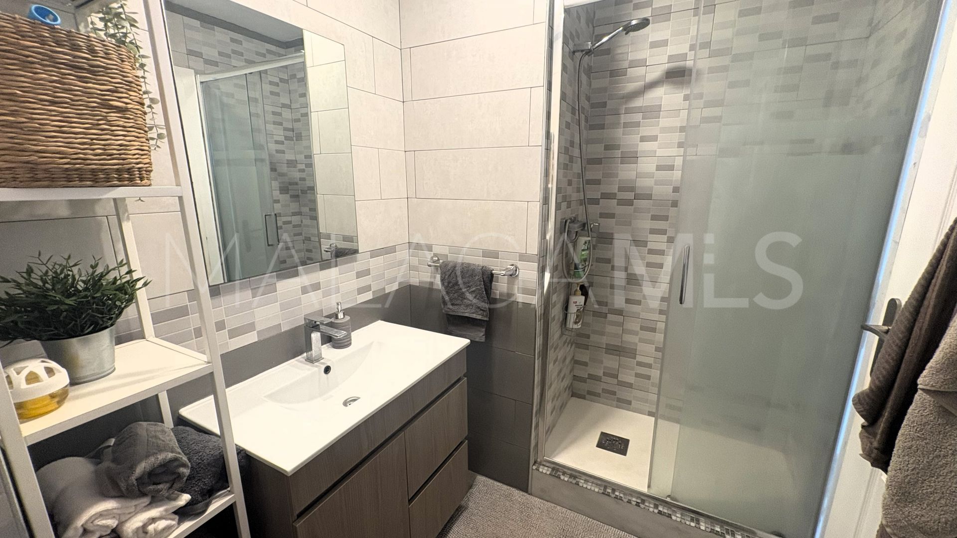 Buy apartment in Hacienda Guadalupe