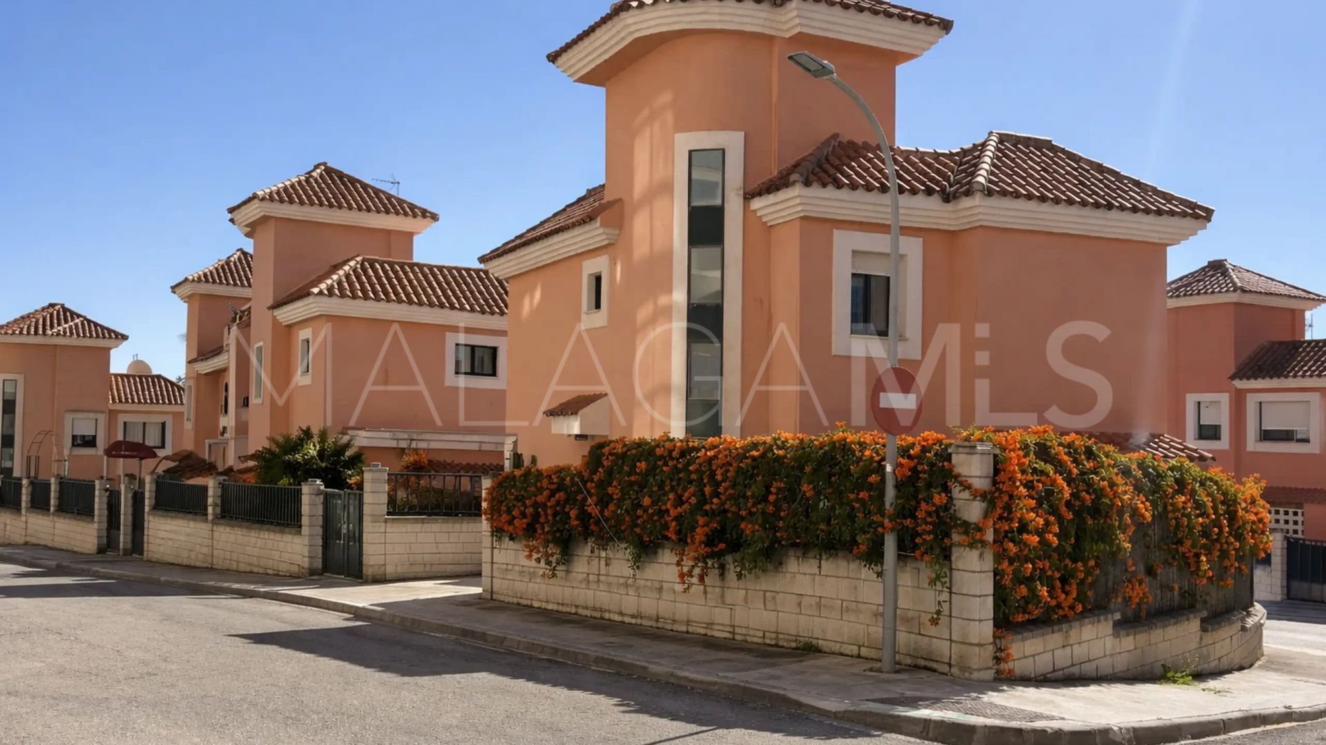 Villa for sale in Sabinillas