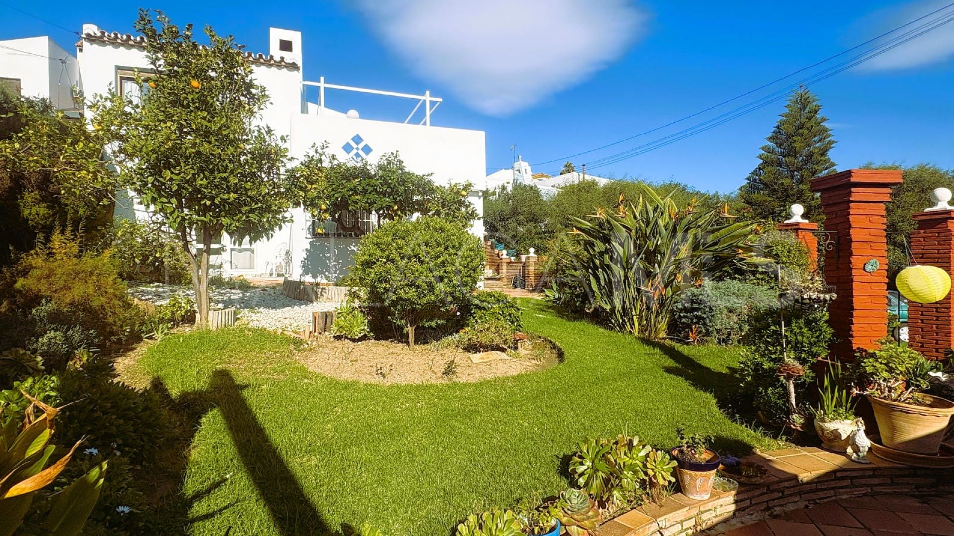 Villa for sale in Casares Playa