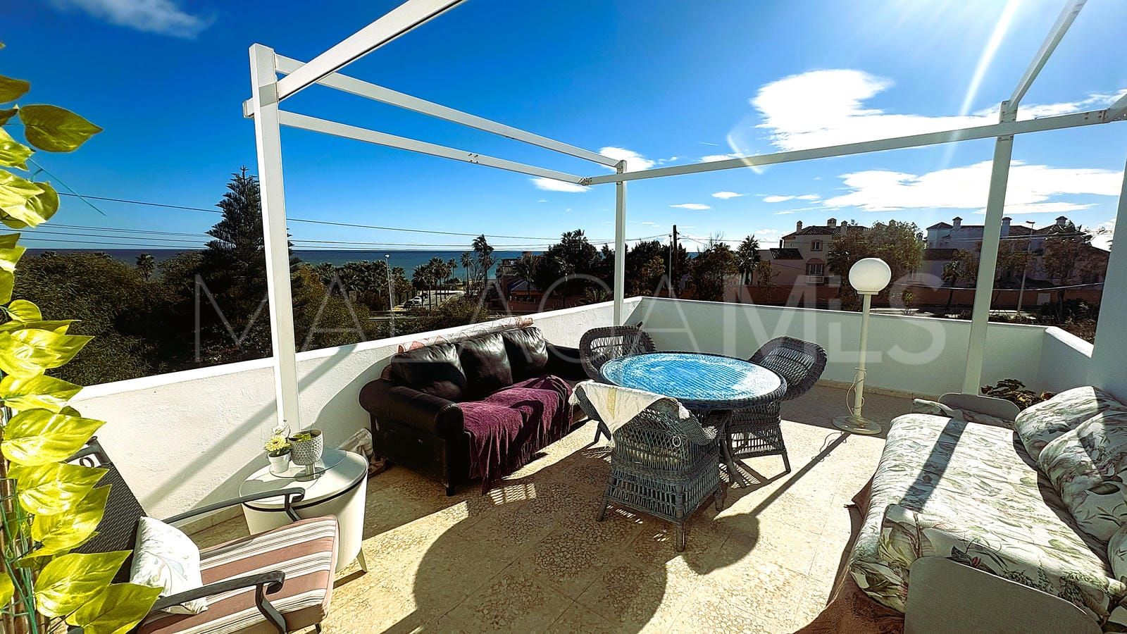 Villa for sale in Casares Playa