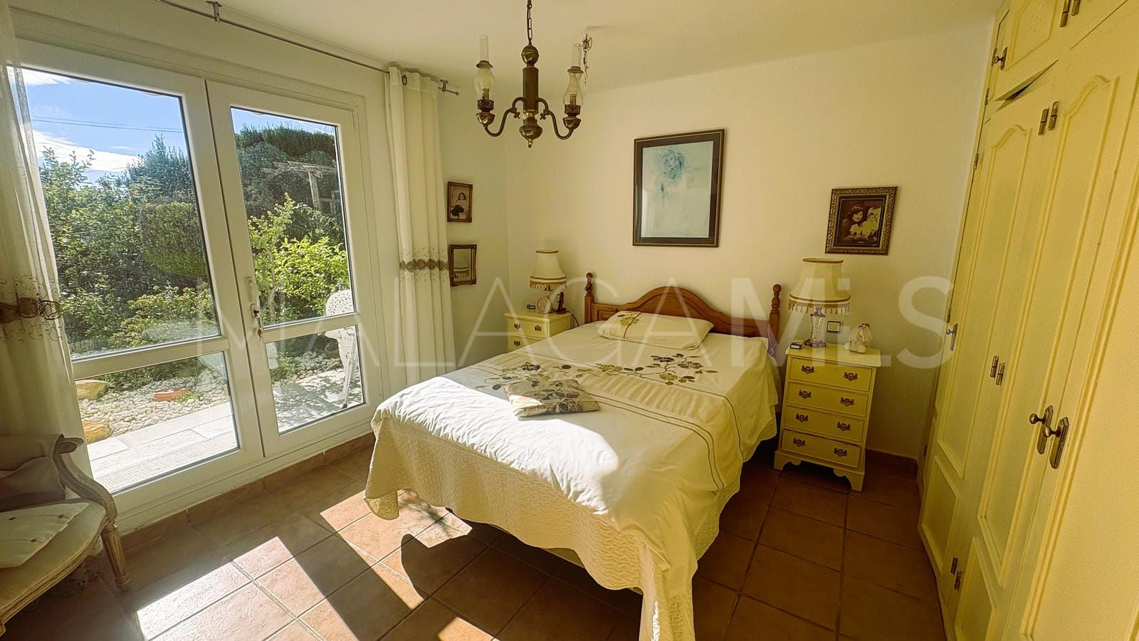 Villa for sale in Casares Playa