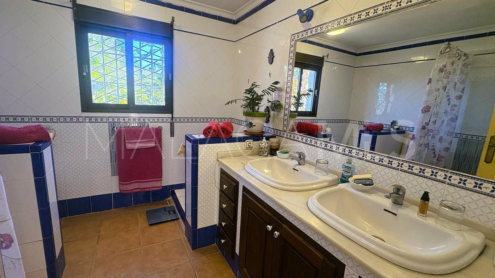 Villa for sale in Casares Playa